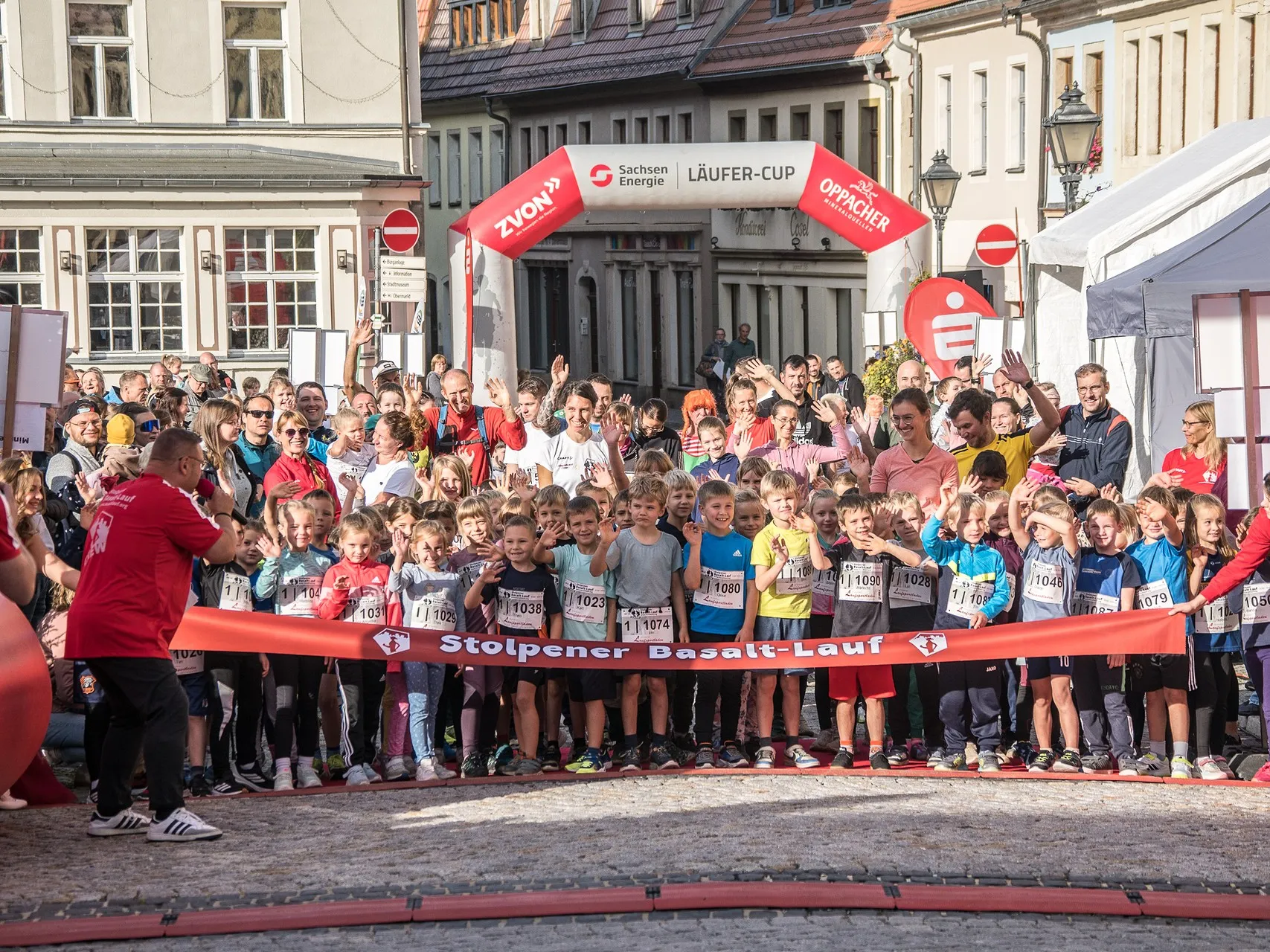 Kinder am Start auf dem Markt