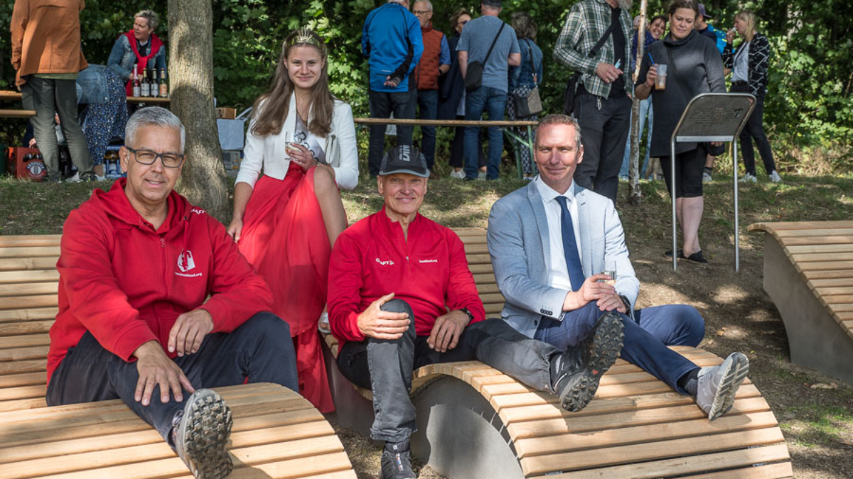 Herbstmarkt 2025_Samstag,  Einweihung der Bänke am Birkenweg