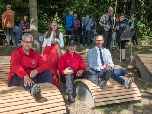 Herbstmarkt 2025_Samstag, Einweihung der Bänke am Birkenweg